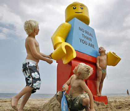 20070816143837-foto-norealthanyouare.jpg